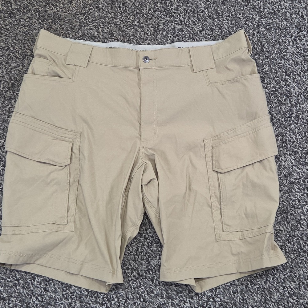 Duluth Trading Shorts Mens 40 Khaki Dry on the Fly Flex Regular Cargo 10 Inseam